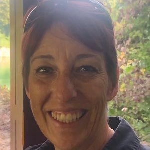 Meet your Posher, Debbi